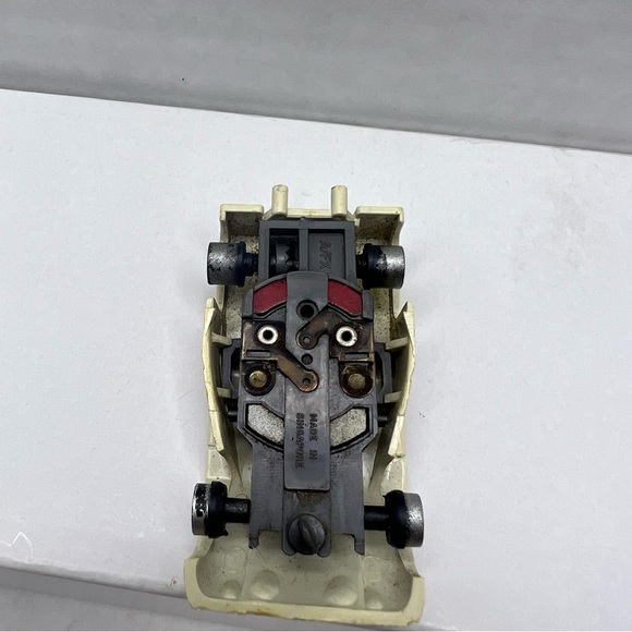 Vintage Aurora Lola T 260 Can Am 1977 Slot Car  Magna Traction Chassis. - Picture 5 of 5